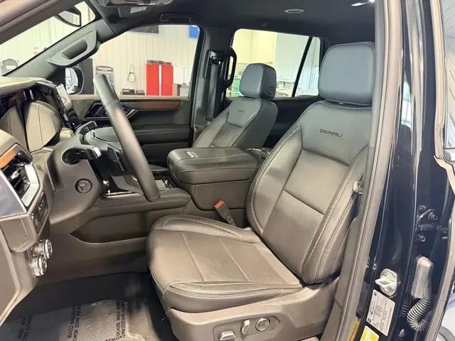 2025 GMC Yukon 4WD Denali