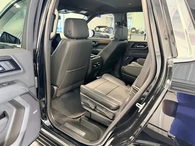 2025 GMC Yukon 4WD Denali