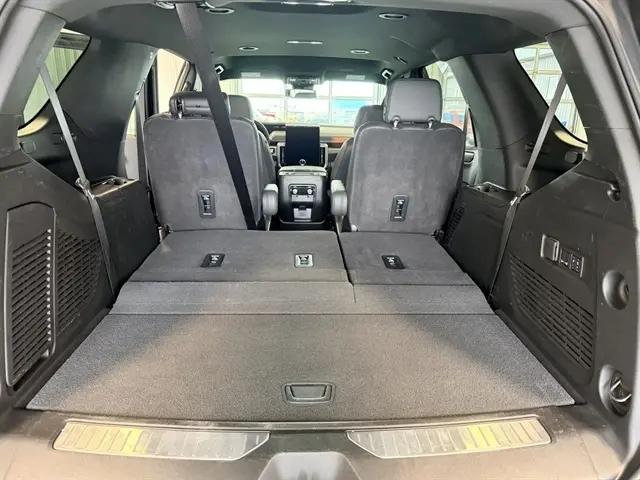 2025 GMC Yukon 4WD Denali