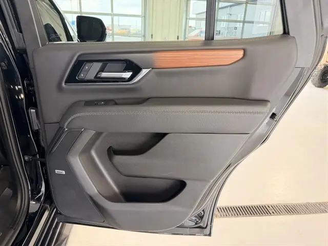 2025 GMC Yukon 4WD Denali