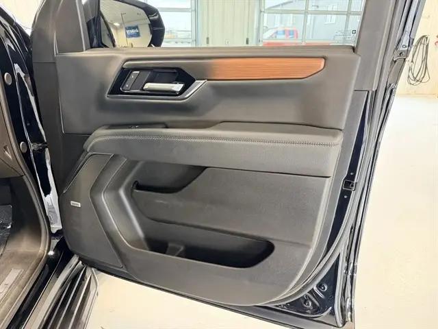 2025 GMC Yukon 4WD Denali