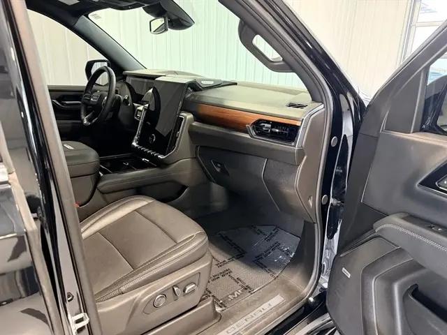 2025 GMC Yukon 4WD Denali