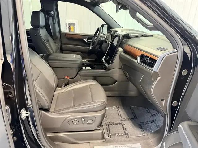 2025 GMC Yukon 4WD Denali