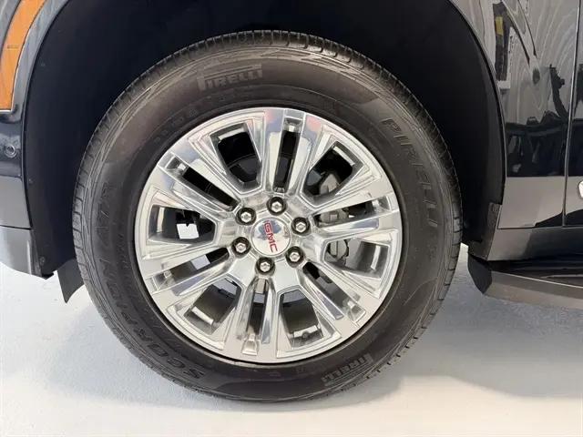 2025 GMC Yukon 4WD Denali