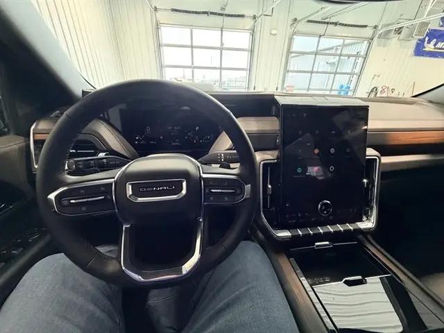 2025 GMC Yukon 4WD Denali