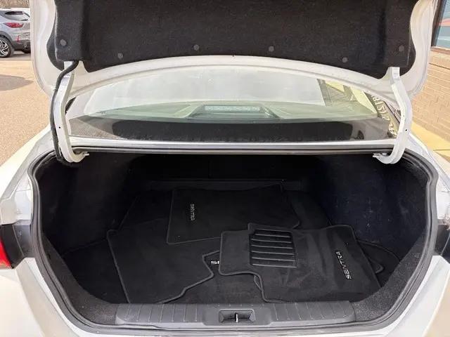 2022 Nissan Sentra SR Xtronic CVT