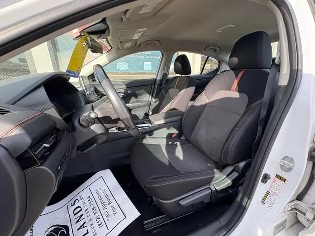 2022 Nissan Sentra SR Xtronic CVT