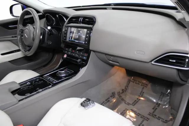 2017 Jaguar XE 35t Premium