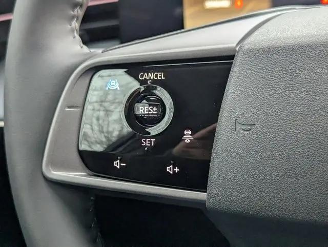 2026 Nissan LEAF PLATINUM+