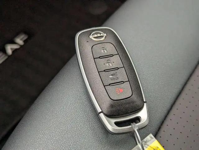 2026 Nissan LEAF PLATINUM+