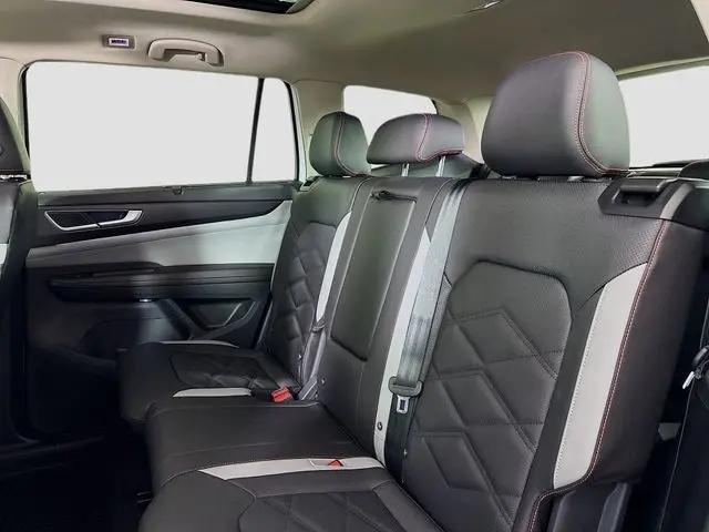 2026 Volkswagen Atlas Peak Edition