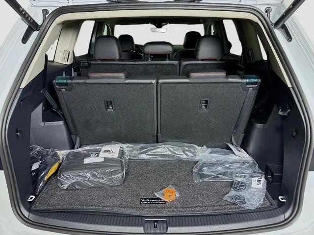 2026 Volkswagen Atlas Peak Edition
