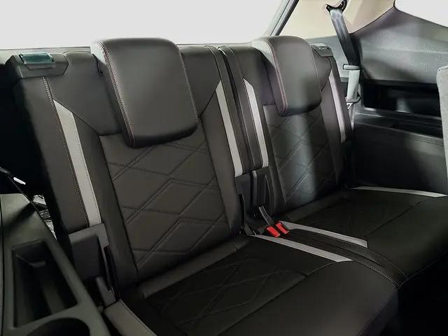 2026 Volkswagen Atlas Peak Edition