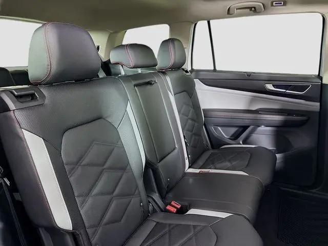 2026 Volkswagen Atlas Peak Edition