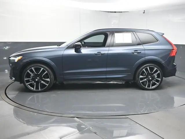 2023 Volvo XC60 B5 Ultimate Dark Theme