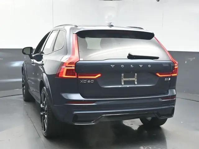 2023 Volvo XC60 B5 Ultimate Dark Theme