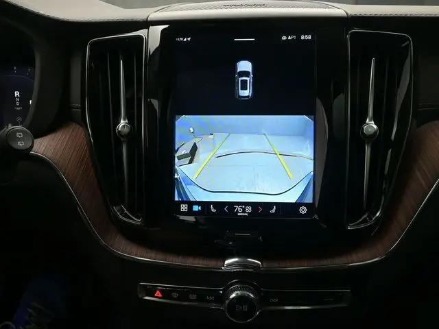 2023 Volvo XC60 B5 Ultimate Dark Theme