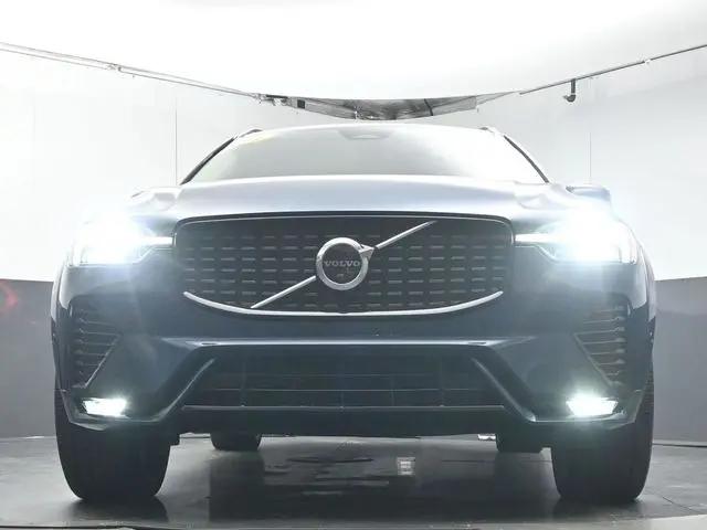 2023 Volvo XC60 B5 Ultimate Dark Theme