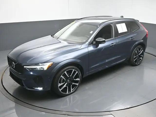 2023 Volvo XC60 B5 Ultimate Dark Theme