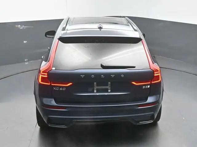 2023 Volvo XC60 B5 Ultimate Dark Theme