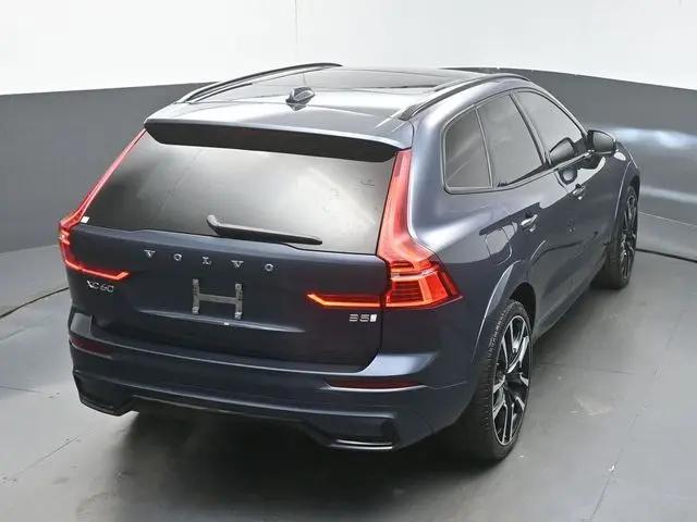 2023 Volvo XC60 B5 Ultimate Dark Theme