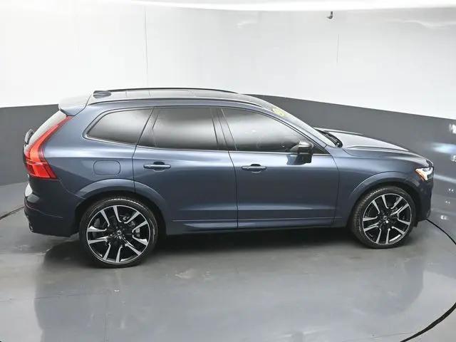 2023 Volvo XC60 B5 Ultimate Dark Theme