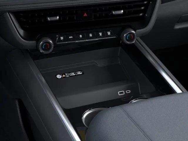 2026 Chevrolet Suburban LT, 4WD