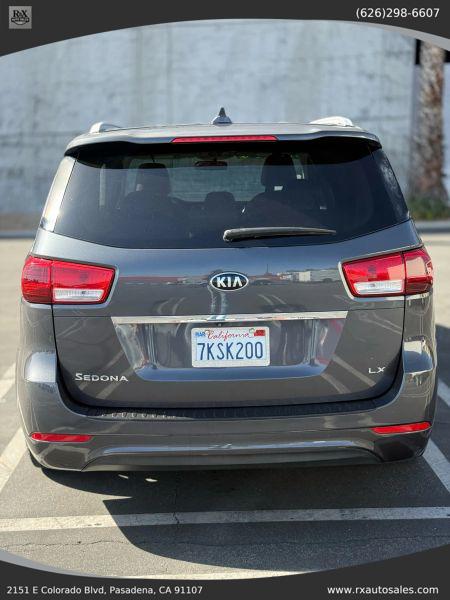 2015 Kia Sedona LX