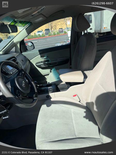 2015 Kia Sedona LX