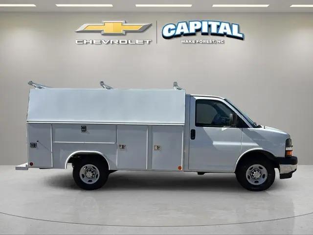 2025 Chevrolet Express Cutaway Work Van