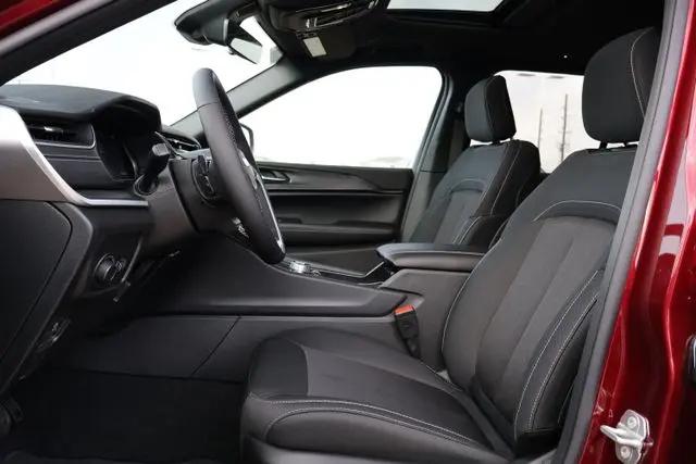 2026 Jeep Grand Cherokee Altitude 4x2