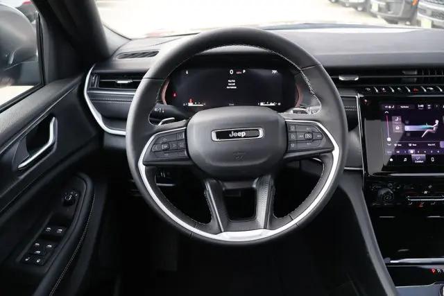 2026 Jeep Grand Cherokee Altitude 4x2