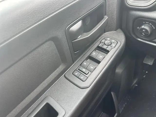 2026 Ram 2500 Black Express Crew Cab 4x4 64 Box