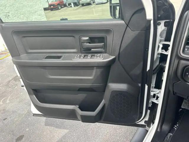 2026 Ram 2500 Black Express Crew Cab 4x4 64 Box