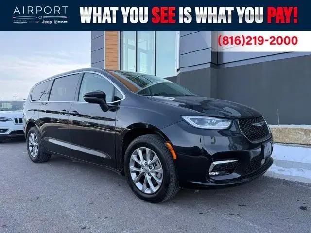 2023 Chrysler Pacifica Touring L AWD for sale in Platte City, MO