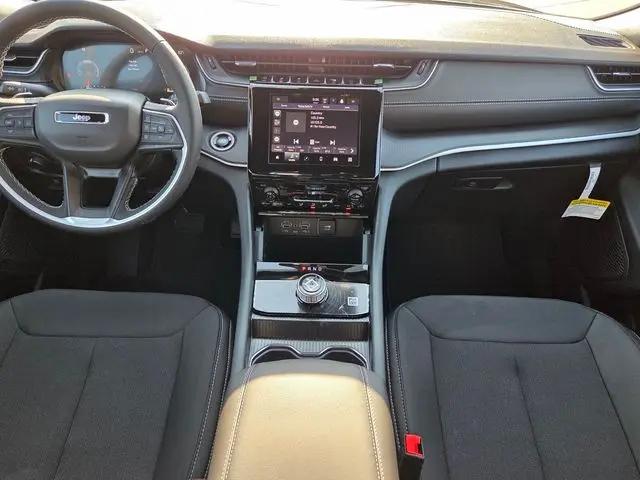 2026 Jeep Grand Cherokee L Laredo 4x4