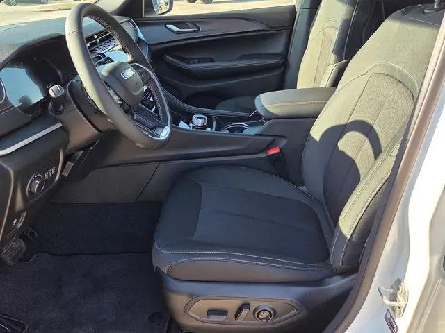 2026 Jeep Grand Cherokee L Laredo 4x4