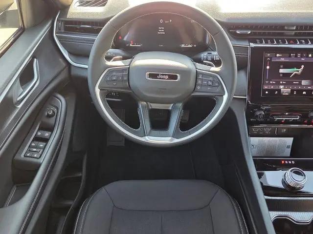 2026 Jeep Grand Cherokee L Laredo 4x4