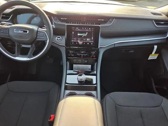 2026 Jeep Grand Cherokee L Laredo 4x4