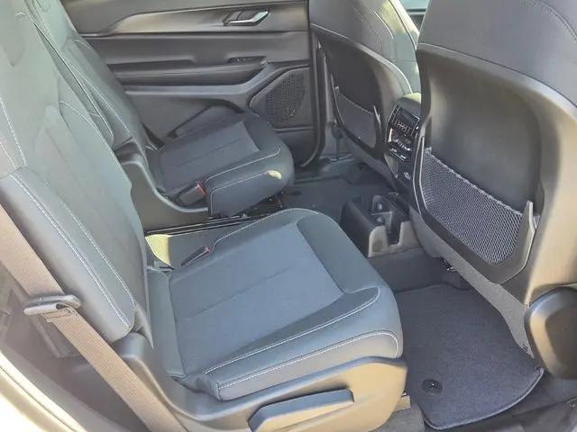 2026 Jeep Grand Cherokee L Laredo 4x4