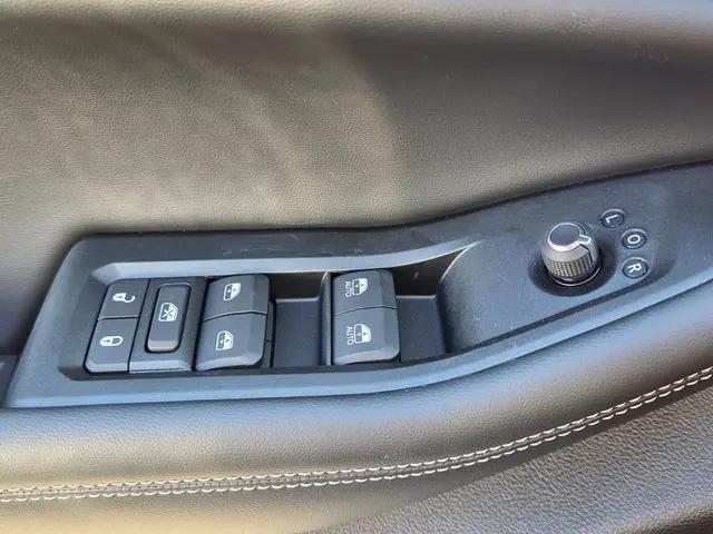 2026 Jeep Grand Cherokee L Laredo 4x4
