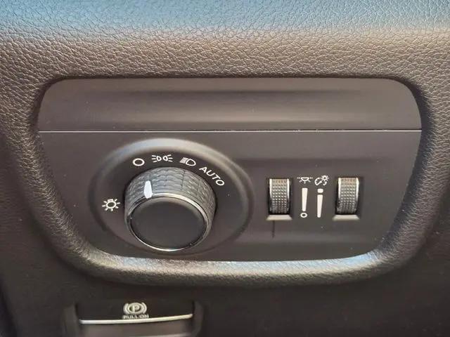 2026 Jeep Grand Cherokee L Laredo 4x4