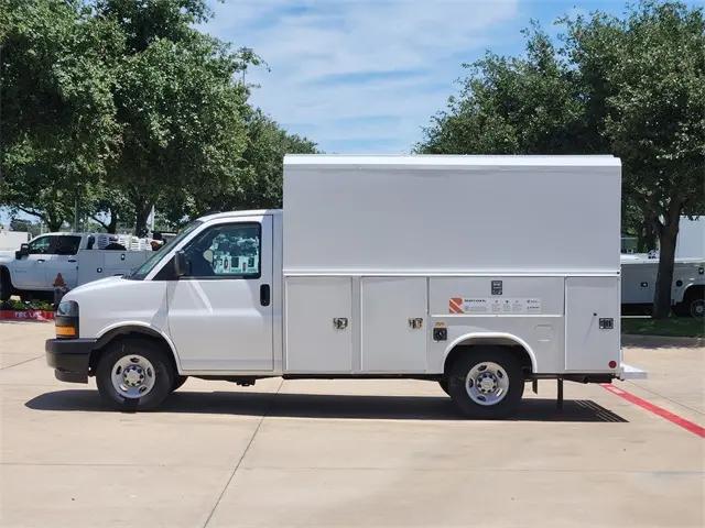 2025 Chevrolet Express Cutaway Work Van
