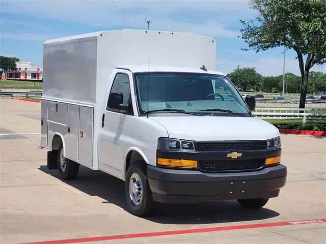 2025 Chevrolet Express Cutaway Work Van