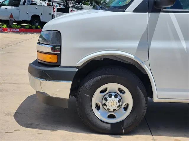 2025 Chevrolet Express Cutaway Work Van