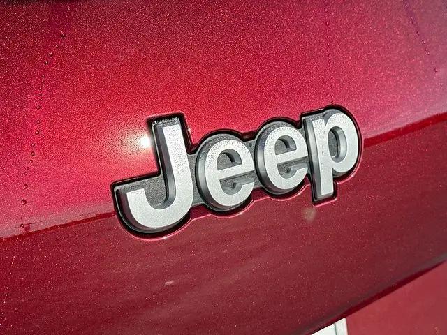 2026 Jeep Grand Cherokee L Altitude 4x2