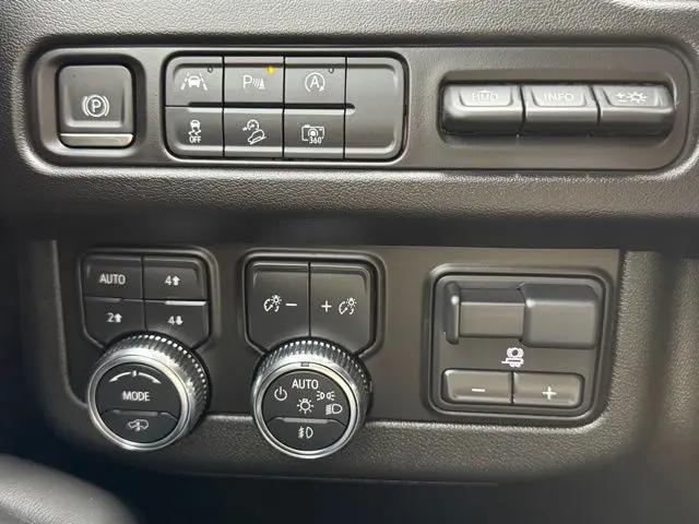 2024 GMC Yukon 4WD AT4
