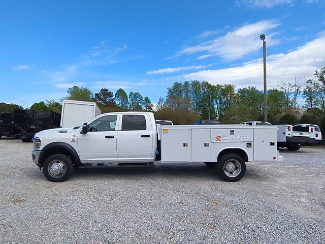 2026 RAM 5500 Chassis RAM 5500 TRADESMAN CHASSIS CREW CAB 4X4 84 CA