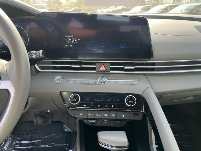 2025 Hyundai Elantra SEL Convenience