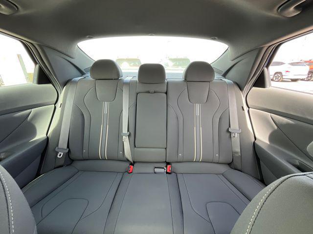 2025 Hyundai Elantra SEL Convenience